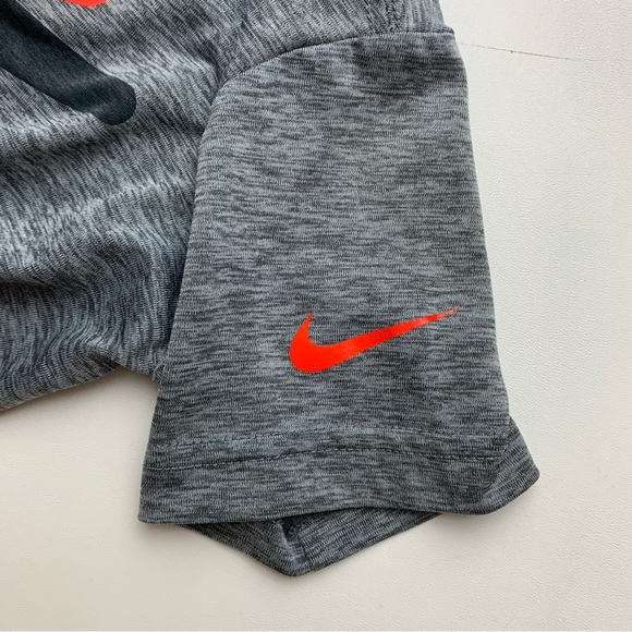 Nike Boys Dri Fit Gray Short Sleeve Shirt Size 5 Small - Picture 3 of 6